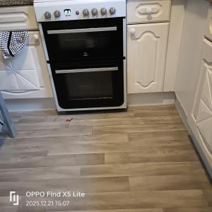 Η κουζίνα ή μικρή κουζίνα στο Room2let