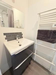 Koupelna v ubytování L'Écho du Castella