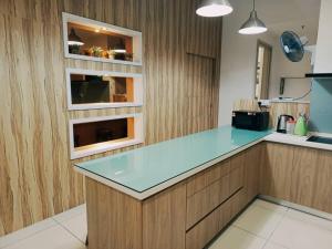 Køkken eller tekøkken på Miri Times Square 6 Pax 2 Rooms & 2 Baths + 8 billeder