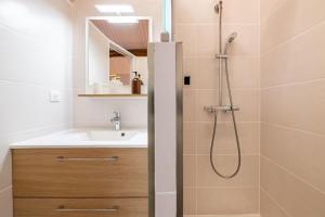 Et badeværelse på La Blandynette - rénové et authentique - 3P + 19 billeder