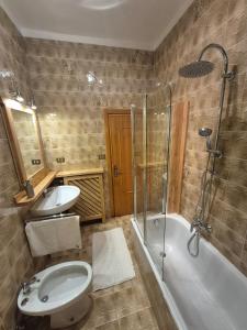 Koupelna v ubytování Ciasa Erna