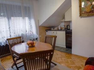 Køkken eller tekøkken på Apartment Bistrik mahala