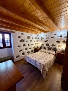 En eller flere senge i et værelse på Casa Naranjo + 11 billeder