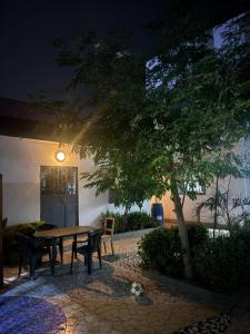 En have udenfor KT's GUESTHOUSE