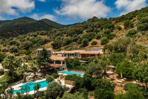 En generel udsigt til bjerge eller udsigt til bjerge taget fra hotellet