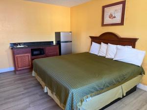 Kuchyň nebo kuchyňský kout v ubytování La Vista Inn