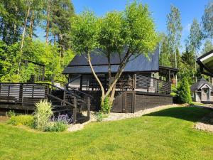 Vườn quanh Villa salonkylä