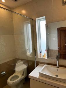 Et badeværelse på Cottage In Changla Gali - Secluded, Cozy Stay