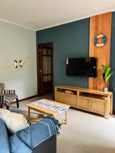 TV a/nebo společenská místnost v ubytování Cerquita del Mar II