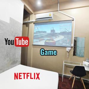 Et tv og/eller underholdning på Hive28 + 16 billeder