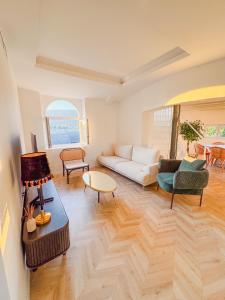 Posezení v ubytování Apartamento Casa la Rubia Jaca