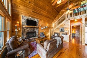 Et opholdsområde på Elk Lodge, Cozy cabin with a Mountain View!