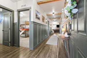 Kuchyň nebo kuchyňský kout v ubytování Casa Grande Retreat 5 bedrooms