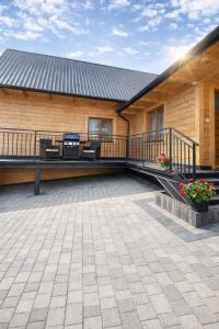 Budova, kde se apartmán nachází + 7 fotografií