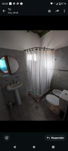 Koupelna v ubytování Lo de Benja + 8 fotografií