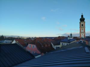 a view of a town with a clock tower at Altstadt Appartement Luka in Roding