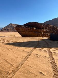 Φυσικό τοπίο κοντά σε οργανωμένο κάμπινγκ