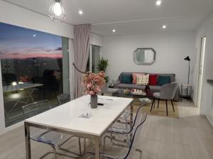 Et opholdsområde på LAR JARDÍN - Casas con parking privado