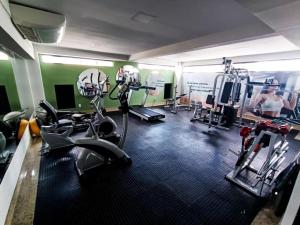 Fitnesscentret og/eller fitnessfaciliteterne på Flat Moderno a 150m do Salvador Shopping