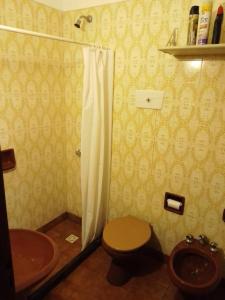 Et badeværelse på Departamento amueblado en pleno centro San Bernardo