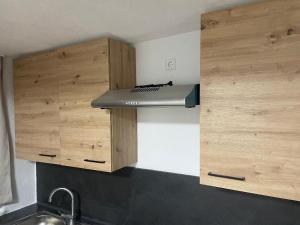 Kuchyň nebo kuchyňský kout v ubytování Maisonette am Burg