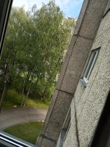 een uitzicht vanuit een raam van een gebouw bij 2 in 4 Rooms Apartment in Tallinn