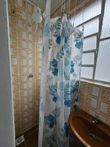 Et badeværelse på Descanso para viajantes + 5 billeder