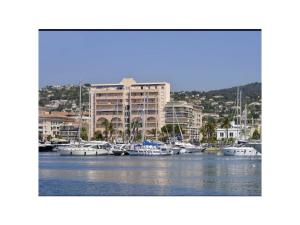 Φυσικό τοπίο κοντά σε αυτή η παραθεριστική κατοικία