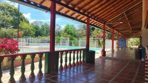 Swimmingpoolen hos eller tæt på Villa Laura