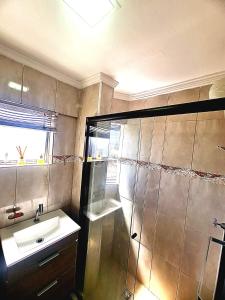 Et badeværelse på APTO na PRAIA de SANTOS + 12 billeder