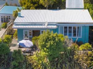 Billede fra billedgalleriet på Plum Coastal Cottage i Raumati Beach