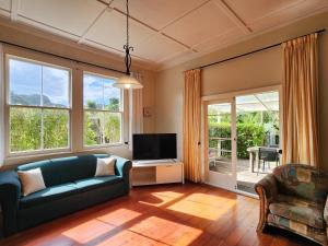 Et opholdsområde på Villa Hahei + 17 billeder