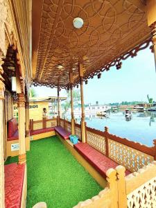 Ảnh trong thư viện ảnh của Houseboat Ambassador ở Srinagar