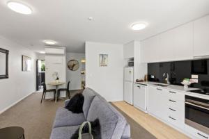 Køkken eller tekøkken på Charming-on-fryer-central-apt-and-walk-to-town