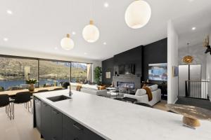 Η κουζίνα ή μικρή κουζίνα στο Highview Hideaway