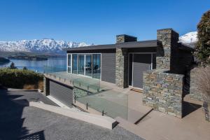 Naturlandskabet i nærheden af villaen + 13 billeder