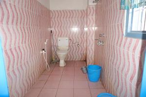 Koupelna v ubytování Entire 1BHK & 2BHK apartments at Taj Residency Holiday Homestay