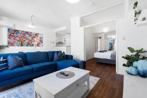 Et opholdsområde på Luxury East Perth - Sleeps 2 - Superior WiFi + 10 billeder