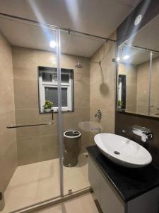 Et badeværelse på CDS Luxury Homestay Shimla