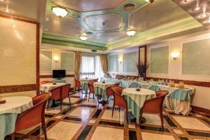 Gallery image of Hotel Motel Regal in Vermezzo