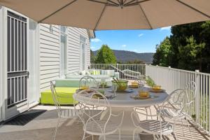 En generel udsigt til bjerge eller udsigt til bjerge taget fra feriehuset + 1 billede