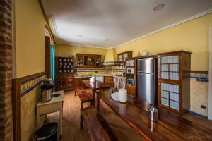 A kitchen or kitchenette at Hostel Covent Garden by gaiarooms