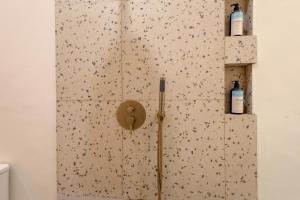 Et badeværelse på SandWave Villa + 12 billeder