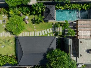 Swimmingpoolen hos eller tæt på 4 BR Retreat Villa - Beach Access