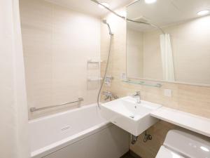 Phòng tắm tại Comfort Hotel Ishigaki Island +47 ảnh