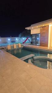 Hồ bơi trong/gần Sand Paradise