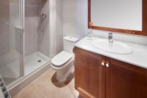 Ένα μπάνιο στο Val de Ruda Luxe 1 by FeelFree Rentals +12 φωτογραφίες