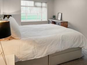 En eller flere senge i et værelse på Number Ten - Uk50722