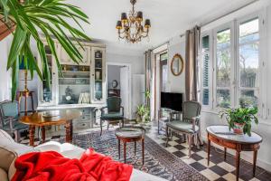 Et tv og/eller underholdning på Chez Poton