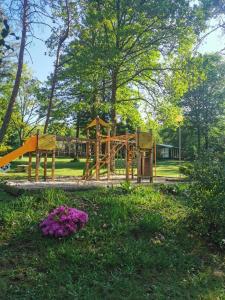 Legeområdet for børn på Camping 3 étoiles - Piscine - ccbecgd